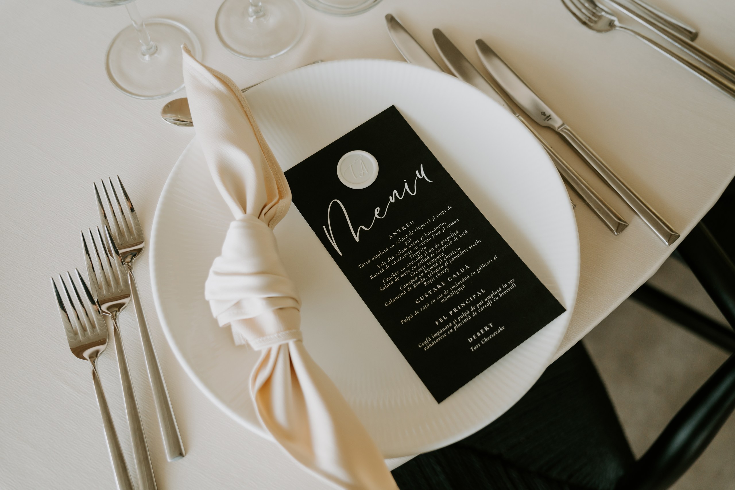 Sală amenajată pentru un botez la Everly Events